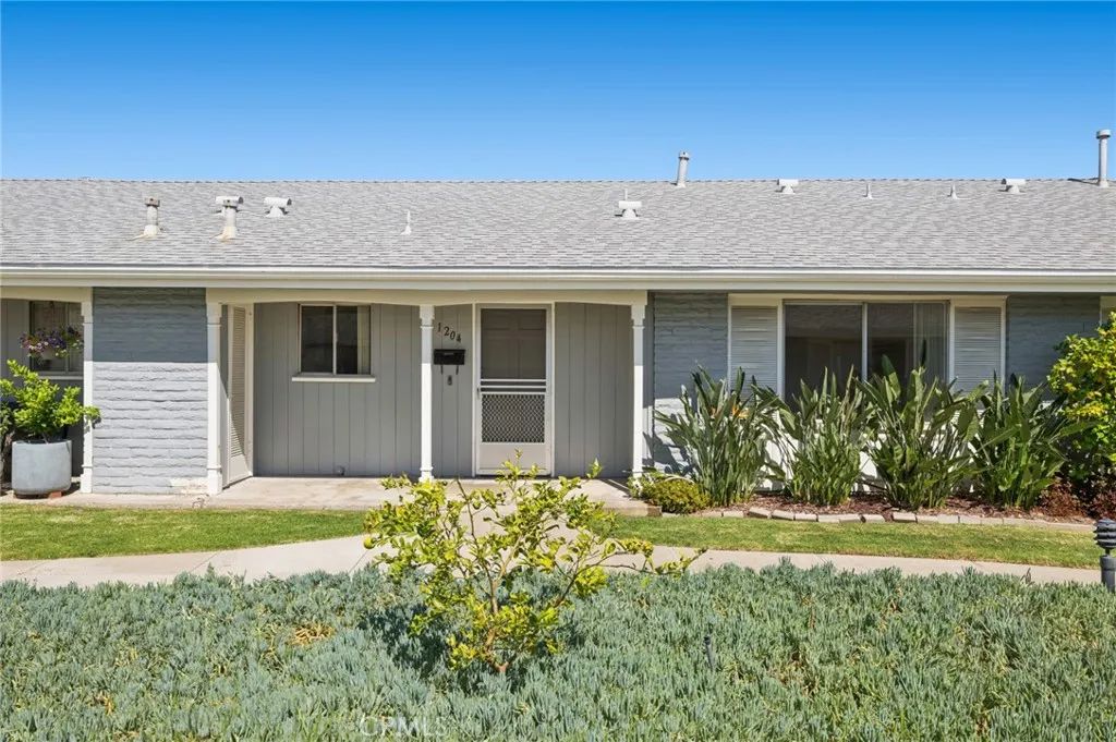 1204 E 1st Street, Tustin, CA 92780