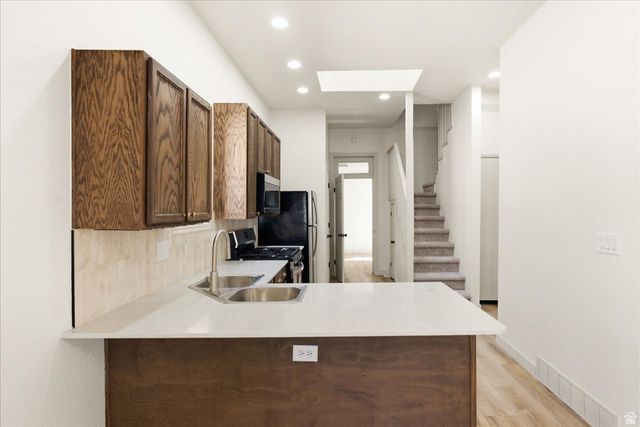 915 W 300 S, Salt Lake City, UT 84104