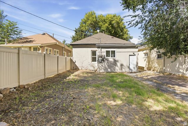 915 W 300 S, Salt Lake City, UT 84104