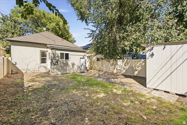915 W 300 S, Salt Lake City, UT 84104