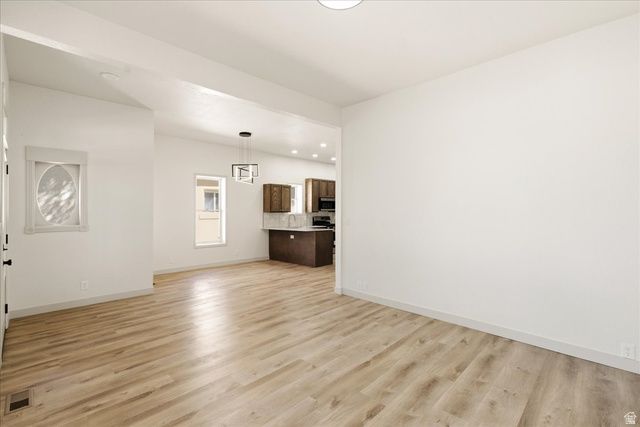 915 W 300 S, Salt Lake City, UT 84104