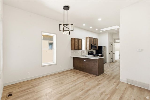 915 W 300 S, Salt Lake City, UT 84104