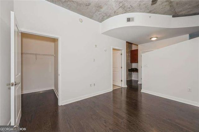 400 W Peachtree Street NW 2010, Atlanta, GA 30308