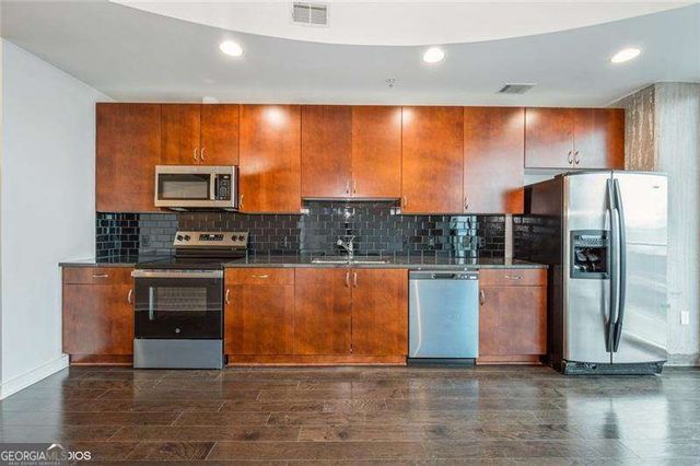 400 W Peachtree Street NW 2010, Atlanta, GA 30308