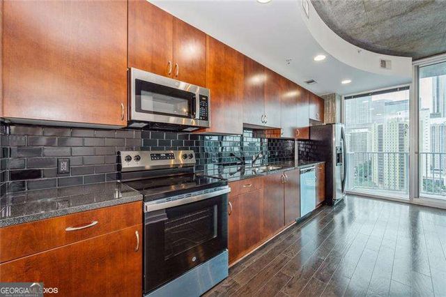 400 W Peachtree Street NW 2010, Atlanta, GA 30308