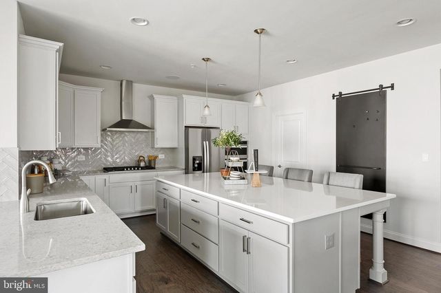 4484 ILCHESTER RD, Ellicott City, MD 21043