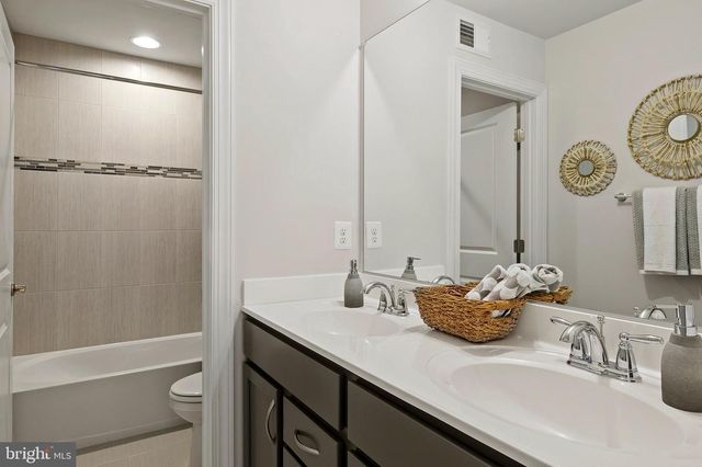 4484 ILCHESTER RD, Ellicott City, MD 21043