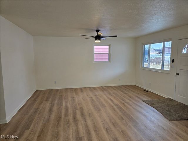 702 21st Street, Vienna, WV 26105