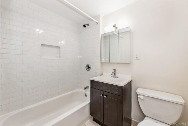 141-16 84th Drive 3B, Briarwood, NY 11435