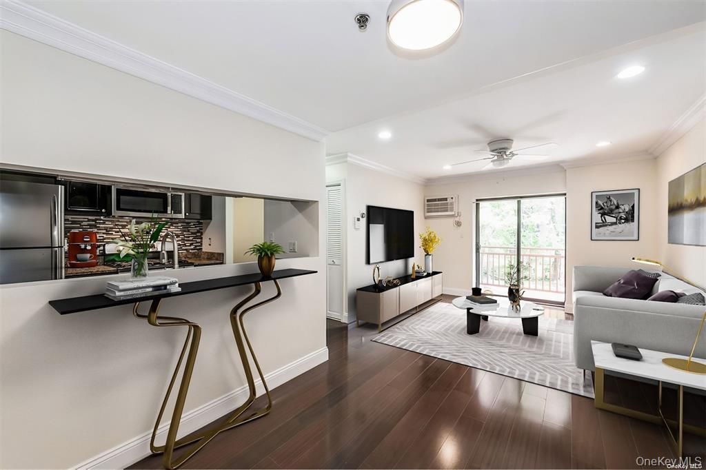 141-16 84th Drive 3B, Briarwood, NY 11435