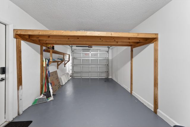 2095 SW 14 Avenue SW, Boynton Beach, FL 33426