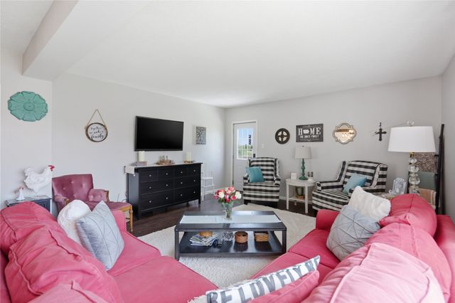 31168 Ashworth Road, Waukee, IA 50263
