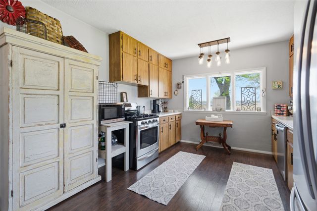 31168 Ashworth Road, Waukee, IA 50263