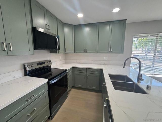 13942 Via Rimini, San Diego, CA 92129