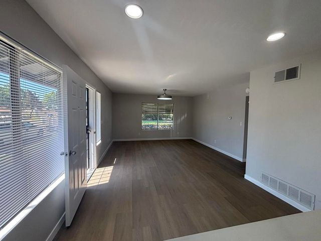 13942 Via Rimini, San Diego, CA 92129