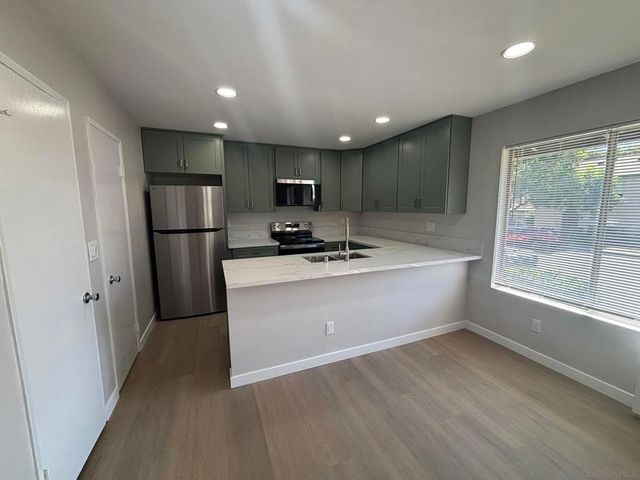13942 Via Rimini, San Diego, CA 92129