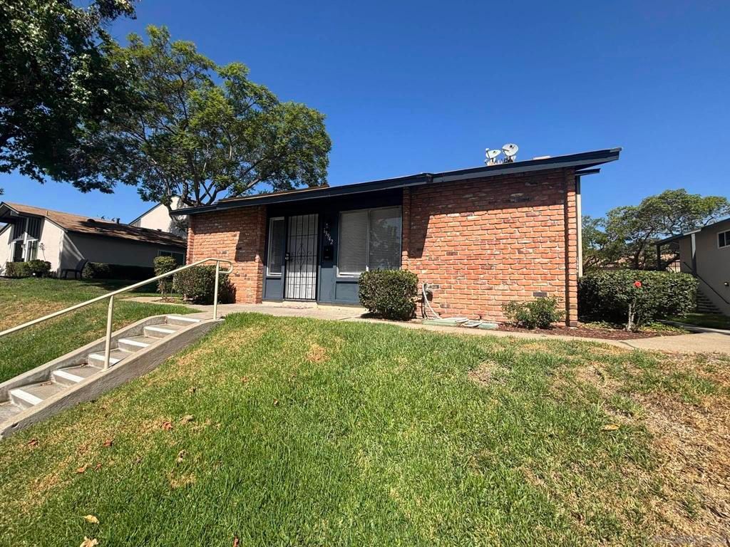 13942 Via Rimini, San Diego, CA 92129