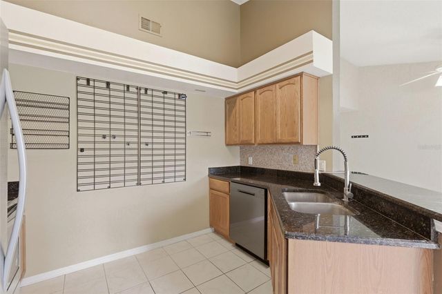 4696 SUSSEX TERRACE 202, Orlando, FL 32811