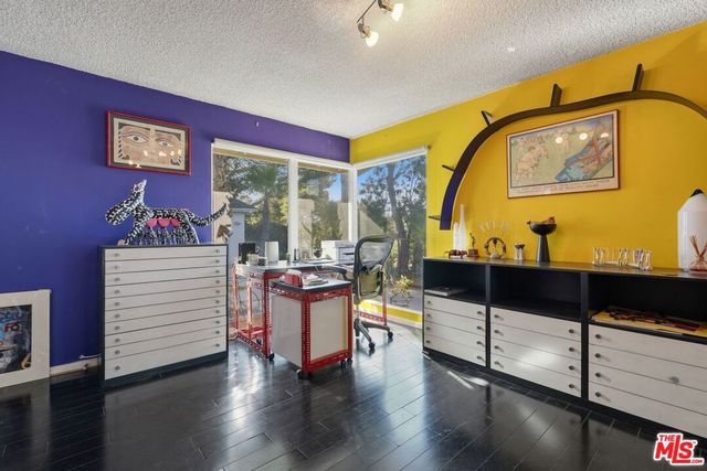 8364 Mulholland Drive, Los Angeles, CA 90046