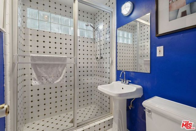 8364 Mulholland Drive, Los Angeles, CA 90046