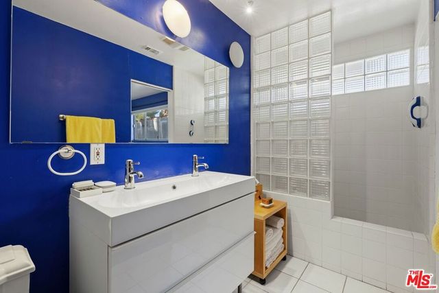 8364 Mulholland Drive, Los Angeles, CA 90046
