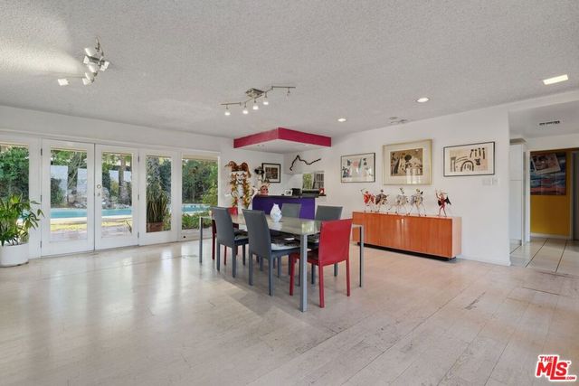 8364 Mulholland Drive, Los Angeles, CA 90046