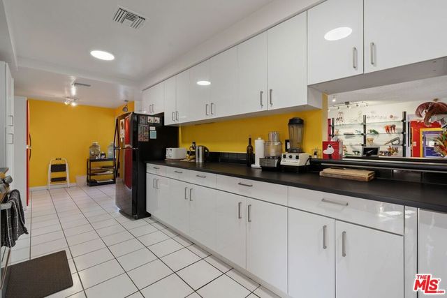 8364 Mulholland Drive, Los Angeles, CA 90046