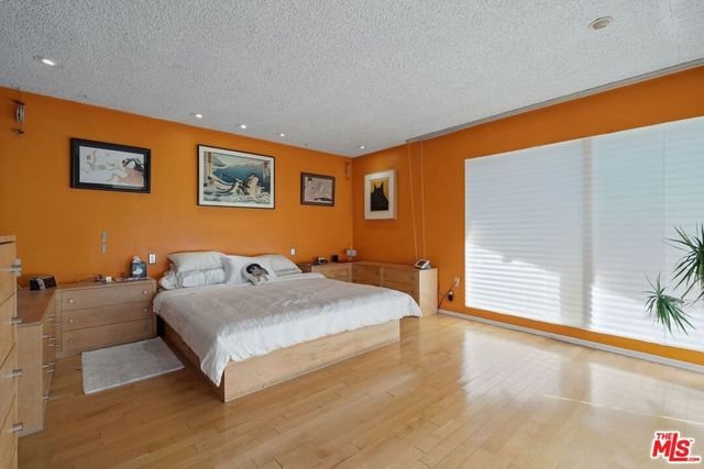 8364 Mulholland Drive, Los Angeles, CA 90046