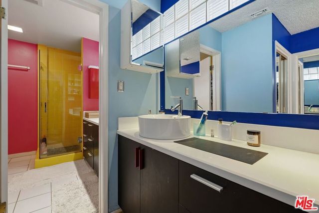 8364 Mulholland Drive, Los Angeles, CA 90046