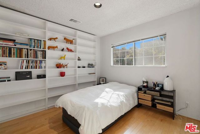8364 Mulholland Drive, Los Angeles, CA 90046