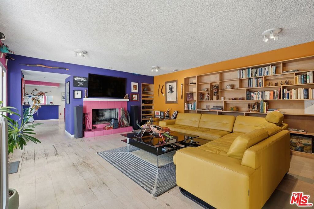 8364 Mulholland Drive, Los Angeles, CA 90046 — photo 2