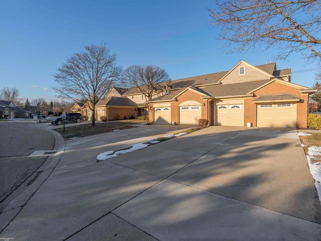 55074 Westchester Drive, Shelby Twp, MI 48316