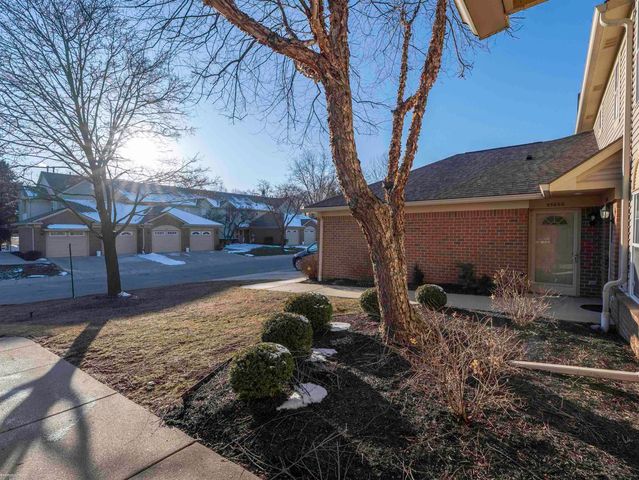 55074 Westchester Drive, Shelby Twp, MI 48316