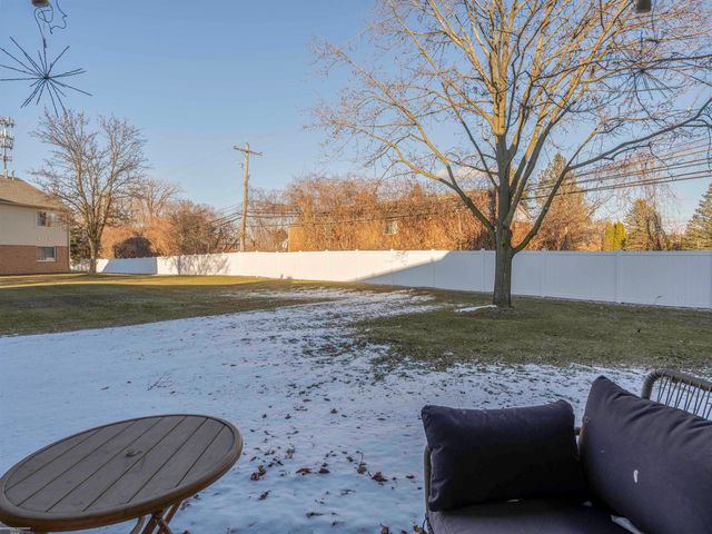 55074 Westchester Drive, Shelby Twp, MI 48316