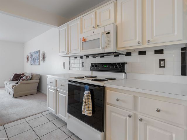 55074 Westchester Drive, Shelby Twp, MI 48316