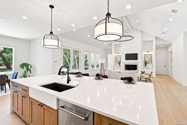 9923 SAXET DR, Boerne, TX 78006