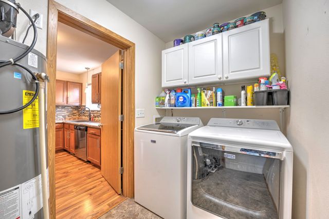 1015 37th St SE, Minot, ND 58701