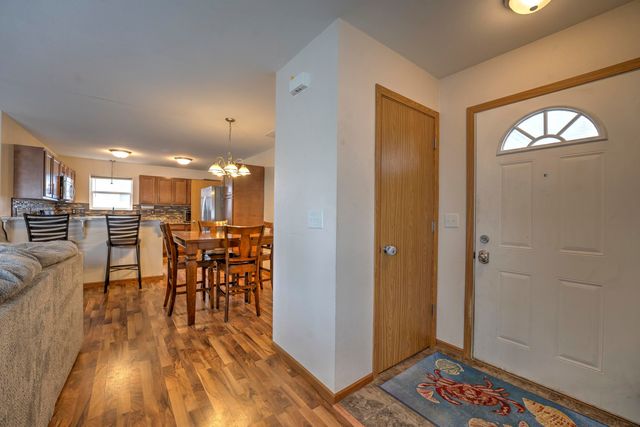 1015 37th St SE, Minot, ND 58701