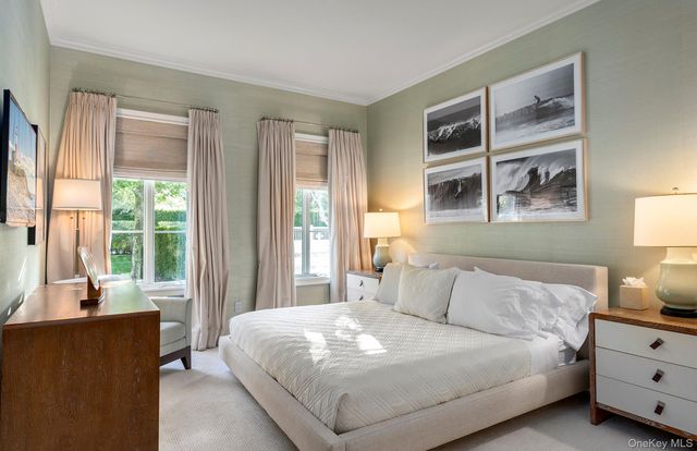 210 Downs Path, Southampton, NY 11968