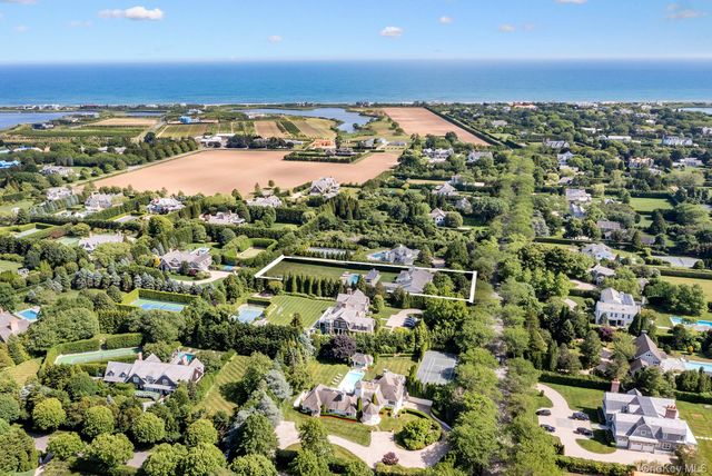 210 Downs Path, Southampton, NY 11968
