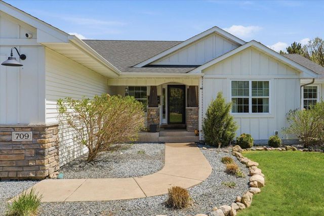 709 N Bay Road, Somerset, WI 54025