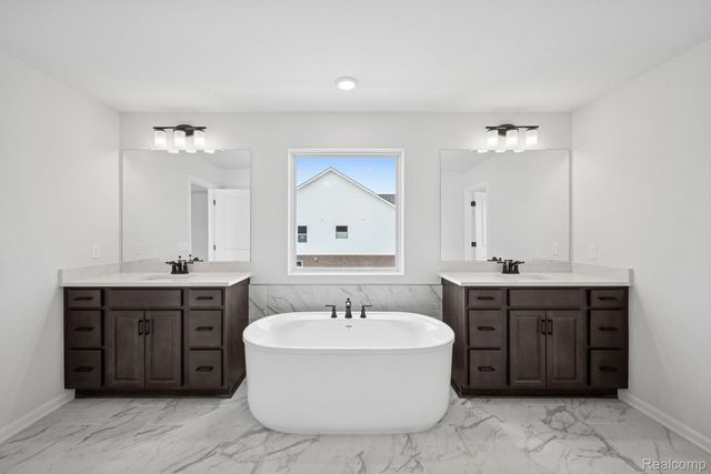 12220 Romeo Lane, Washington Township, MI 48094