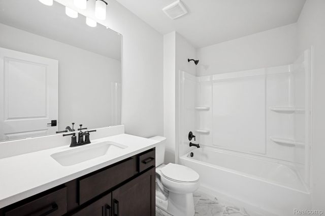 12220 Romeo Lane, Washington Township, MI 48094