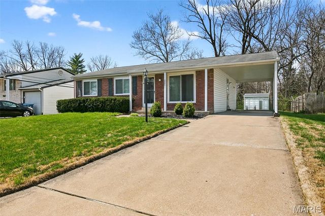 3051 Charmbrook Lane, Maryland Heights, MO 63043