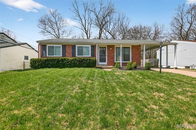 3051 Charmbrook Lane, Maryland Heights, MO 63043
