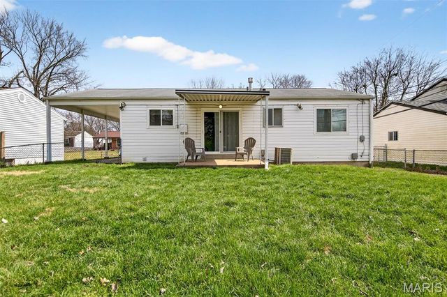 3051 Charmbrook Lane, Maryland Heights, MO 63043