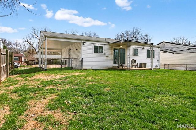 3051 Charmbrook Lane, Maryland Heights, MO 63043