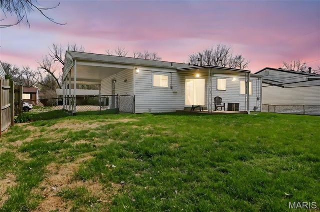 3051 Charmbrook Lane, Maryland Heights, MO 63043