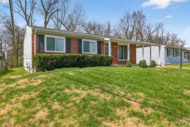 3051 Charmbrook Lane, Maryland Heights, MO 63043
