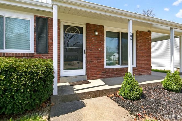3051 Charmbrook Lane, Maryland Heights, MO 63043